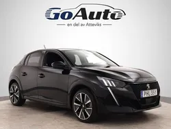 Svart Begagnad 2021 Peugeot e-208 GT Halvkombi | 204 500 kr (Marknadspris)