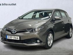 Mörkgrå Begagnad 2018 Toyota Auris Hybrid Active Halvkombi | 174 900 kr (Marknadspris)