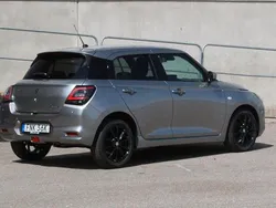 Grå Ny 2025 Suzuki Swift Halvkombi | 249 900 kr (Marknadspris)