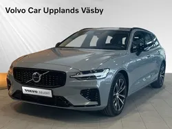 Grå Begagnad 2024 Volvo V60 Plus Kombi | 494 000 kr (Marknadspris)