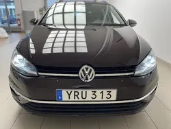 Svart (black rubin) Begagnad 2018 VW Golf VII GT Sedan | 169 000 kr (Marknadspris)