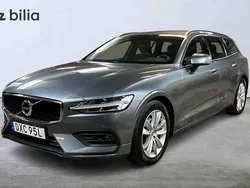 Grå Begagnad 2020 Volvo V60 Momentum Kombi | 289 900 kr (Marknadspris)