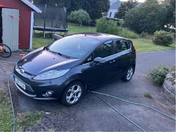 Grå Begagnad 2010 Ford Fiesta Titanium Halvkombi | 35 000 kr (Bra pris)
