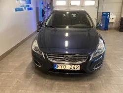 Blå Begagnad 2011 Volvo V60 Momentum Kombi | 119 000 kr (Marknadspris)