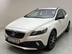 Vit Begagnad 2016 Volvo V40 CC Momentum Kombi | 119 900 kr (Bra pris)