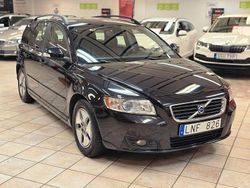 Svart Begagnad 2010 Volvo V50 Momentum Kombi | 59 900 kr (Marknadspris)