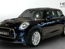 Svart (blue) Begagnad 2022 Mini Cooper SE Halvkombi | 264 700 kr (Dyr)