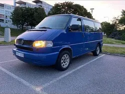 Blå Begagnad 2001 VW Caravelle Minibuss | 30 000 kr (Superpris)