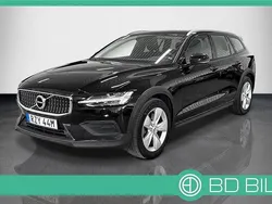 Svart Begagnad 2022 Volvo V60 CC Kombi | 299 800 kr (Superpris)