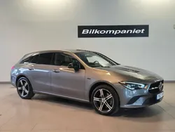 Mörkgrå (grå) Begagnad 2020 Mercedes CLA250e Shooting Brake Premium Kombi | 329 900 kr (Lite dyr)