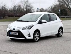 Vit Begagnad 2018 Toyota Yaris Hybrid Active Halvkombi | 99 800 kr (Bra pris)