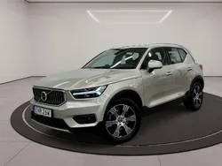 Ljusbrun (brun) Begagnad 2019 Volvo XC40 Inscription SUV | 324 900 kr (Marknadspris)