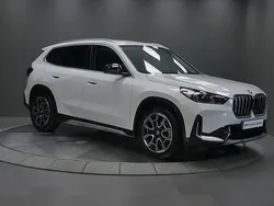 Vit Begagnad 2023 BMW iX1 xLine SUV | 479 000 kr (Marknadspris)