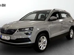 Grå Begagnad 2021 Skoda Karoq Style SUV | 244 900 kr (Marknadspris)