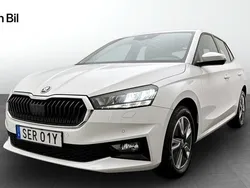 Vit Begagnad 2023 Skoda Fabia Style Halvkombi | 219 900 kr (Marknadspris)