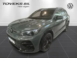 Grön (cipressinogreen metallic) Begagnad 2025 VW Tiguan R-line SUV | 569 900 kr