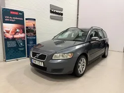 Grå Begagnad 2007 Volvo V50 Kinetic Kombi | 39 900 kr (Marknadspris)