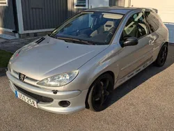 Grå Begagnad 2004 Peugeot 206 RC Halvkombi | 35 000 kr (Lite dyr)