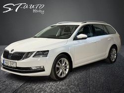 Vit Begagnad 2020 Skoda Octavia Style Kombi | 199 900 kr (Marknadspris)