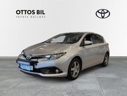 Silver Begagnad 2016 Toyota Auris Active Halvkombi | 129 000 kr (Marknadspris)