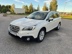 Vit Begagnad 2016 Subaru Outback SUV | 145 000 kr (Bra pris)