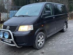 Svart Begagnad 2005 VW Shuttle Minibuss | 35 000 kr