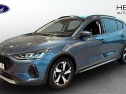 Blå Begagnad 2023 Ford Focus Active Halvkombi | 224 900 kr (Marknadspris)