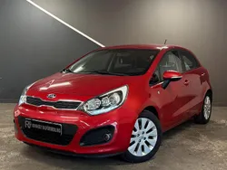 Röd Begagnad 2013 Kia Rio Halvkombi | 64 900 kr (Marknadspris)