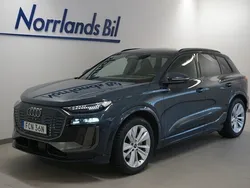 Plasmablå metallic Begagnad 2024 Audi Q6 e-tron S-Line SUV | 859 900 kr (Bra pris)
