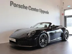 Svart (jet black metallic) Begagnad 2025 Porsche 911 Carrera 4 GTS Cab | 2 225 000 kr
