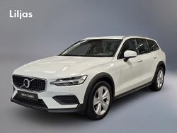 Vit Begagnad 2021 Volvo V60 CC Kombi | 355 000 kr (Marknadspris)