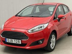 Röd Begagnad 2017 Ford Fiesta Titanium Halvkombi | 107 000 kr (Marknadspris)