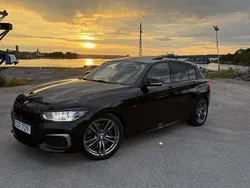 Svart Begagnad 2016 BMW M135 Halvkombi | 239 000 kr (Superpris)
