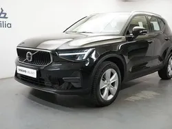Svart Begagnad 2022 Volvo XC40 Core SUV | 339 900 kr (Marknadspris)