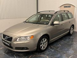 Ljusbrun Begagnad 2010 Volvo V70 Momentum Kombi | 59 900 kr (Marknadspris)