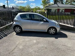 Silver Begagnad 2009 Toyota Aygo Halvkombi | 36 000 kr (Marknadspris)