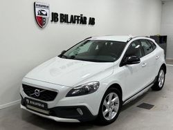 Vit Begagnad 2013 Volvo V40 CC Kombi | 109 700 kr (Marknadspris)