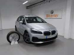 Silver Begagnad 2018 BMW 225 Active Tourer Sport Line Minibuss | 199 900 kr (Bra pris)