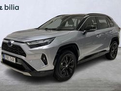 Grå Begagnad 2024 Toyota RAV4 Hybrid Style SUV | 439 900 kr (Marknadspris)
