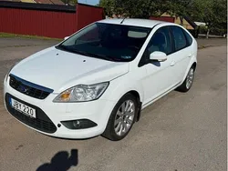 Vit Begagnad 2010 Ford Focus Platinum Halvkombi | 28 000 kr (Bra pris)