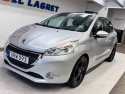 Ljusgrå Begagnad 2013 Peugeot 208 Halvkombi | 59 900 kr (Marknadspris)