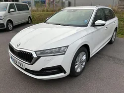 Vit Begagnad 2024 Skoda Octavia Ambition Kombi | 289 000 kr (Marknadspris)