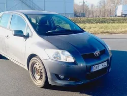 Mörkgrå (grå) Begagnad 2009 Toyota Auris Halvkombi | 29 900 kr (Marknadspris)