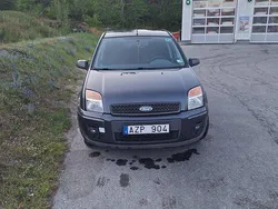 Grå Begagnad 2008 Ford Fusion Halvkombi | 15 000 kr (Marknadspris)