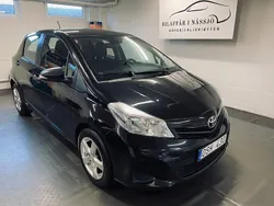 Svart Begagnad 2012 Toyota Yaris Life Halvkombi | 67 900 kr (Marknadspris)