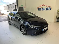 Mörkblå (blå) Begagnad 2021 Toyota Corolla Style Kombi | 249 900 kr (Marknadspris)