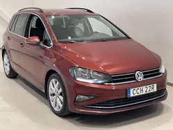 Mörkröd (cranberry red metallic) Begagnad 2020 VW Golf VII Kombi | 139 900 kr (Superpris)