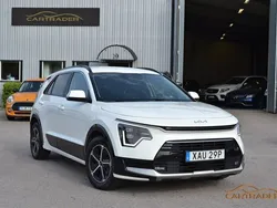 Vit Begagnad 2023 Kia Niro Advance SUV | 259 900 kr (Bra pris)
