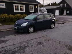 Blå Begagnad 2009 Toyota Verso Minibuss | 53 000 kr (Marknadspris)