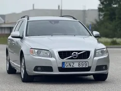 Ljusgrå Begagnad 2012 Volvo V70 Momentum Kombi | 89 900 kr (Marknadspris)